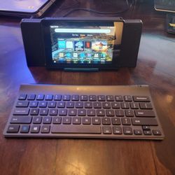 Amazon Fire 7 (9th Gen) Tablet with Logitech Tablet Keyboard 