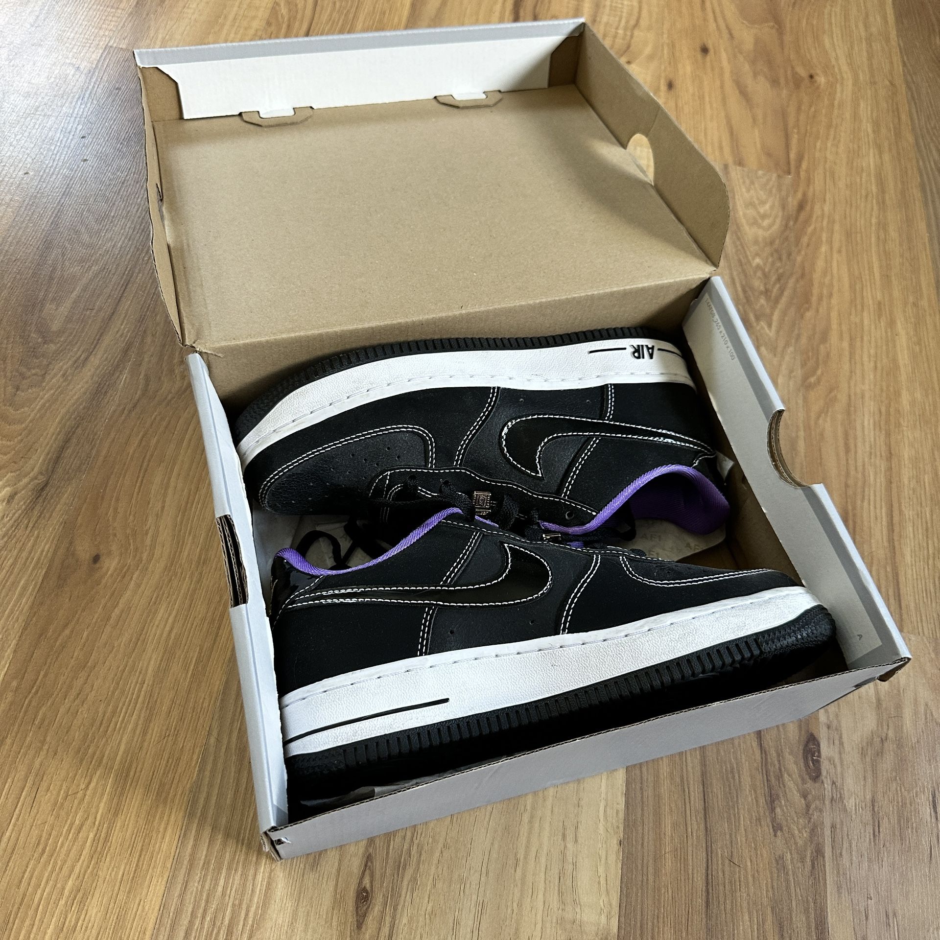 Nike Air Force 1 – Unisex Size 5Y New in Box