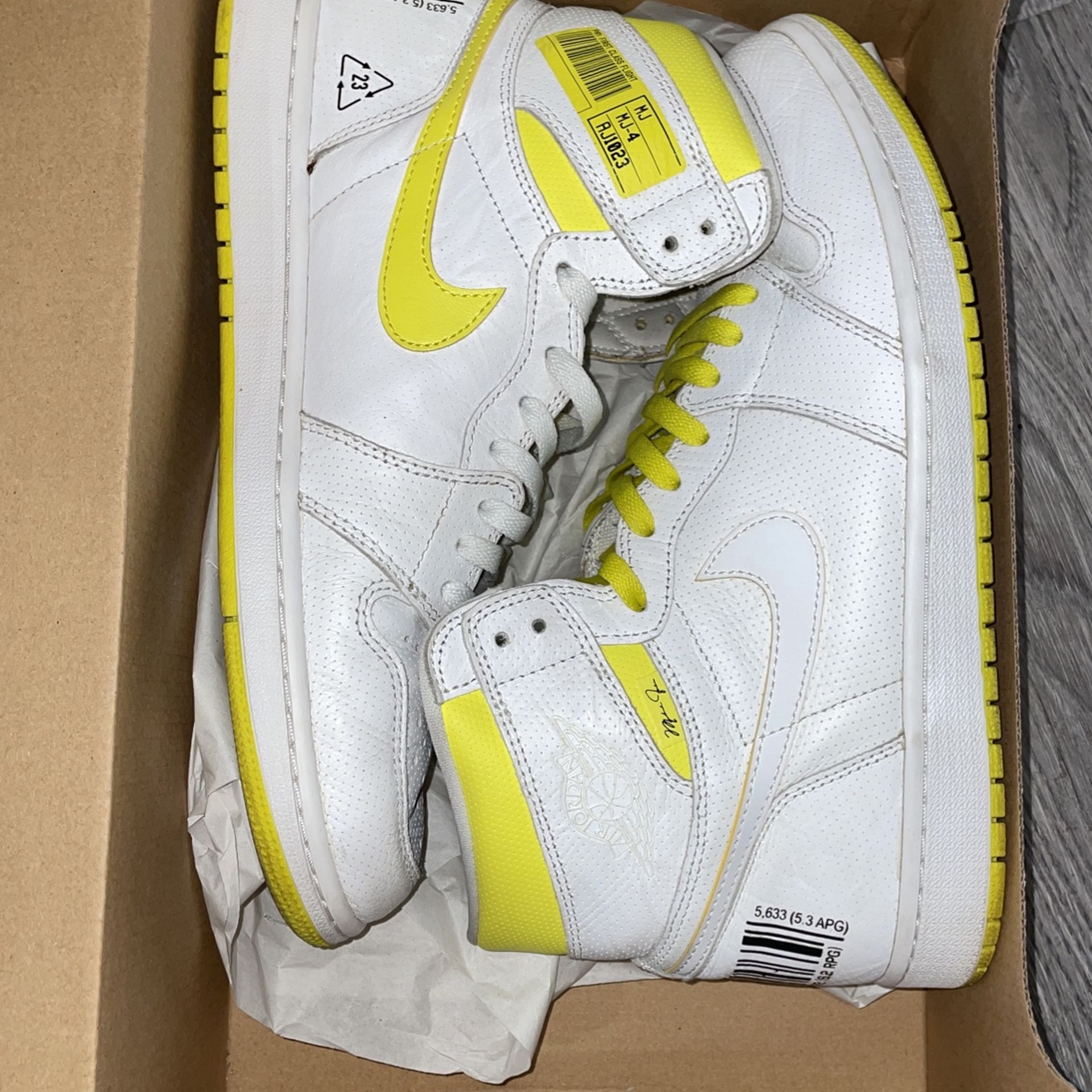Air Jordan Retro High OG 'First Class Flight'