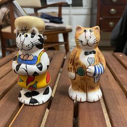 Cat and dog salt and pepper shakers