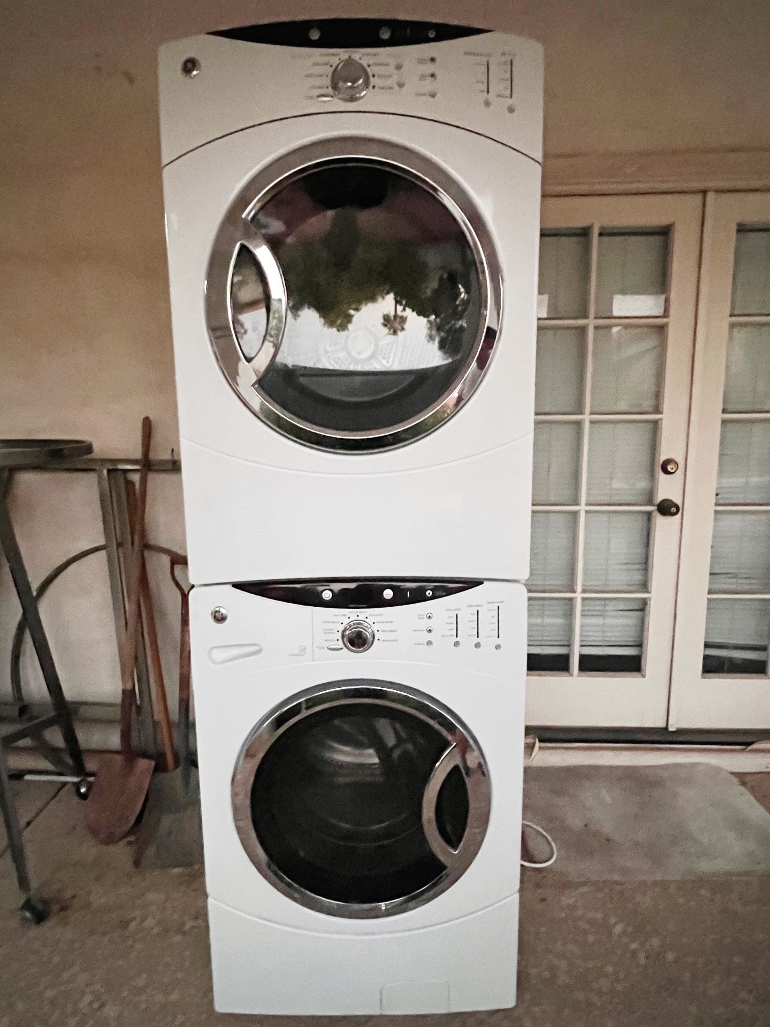 GE 7.0 Cu.Ft. Super Capacity Electric Dryer