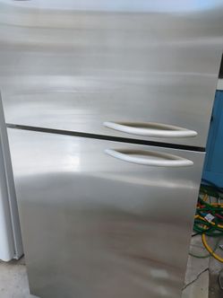 kichenAid refrigerator 250$$$