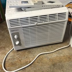 Free Working Window AC Unit, Pick Up Only 