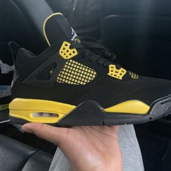 Air Jordan 4 Yellow Thunder Size 8