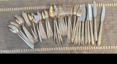 Vintage 50 piece flatware