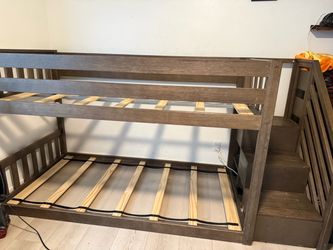 Twin bunk bed with stairs