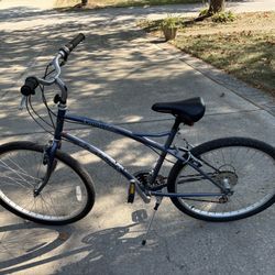 Vintage 1980s Fuji Cambridge men’s mountain bike 19 inch frame 26 inch wheels great shape  Rear brake could use tightening 