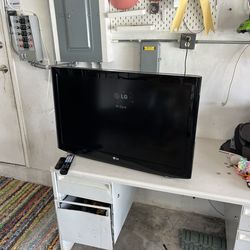 40 Inch Tv Like A New With Fire Stick