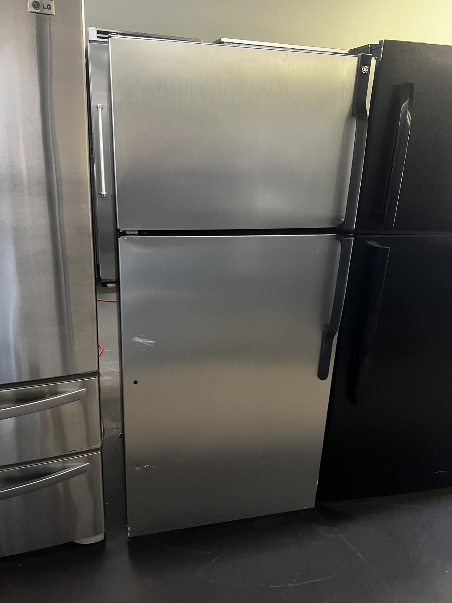 Ge Apartment Size Stainless Steel Top Freezer Refrigerator Apartment Size