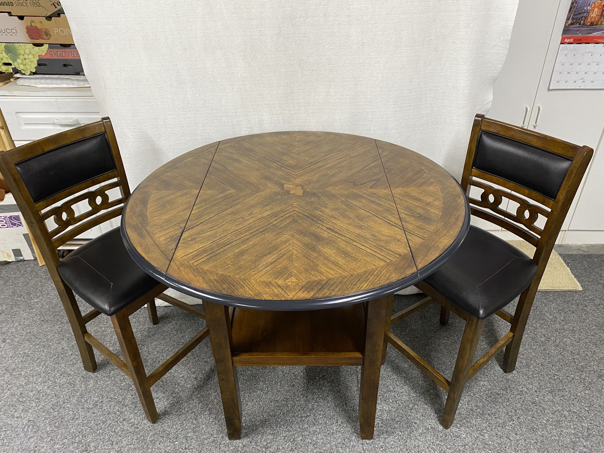 Table & Chairs