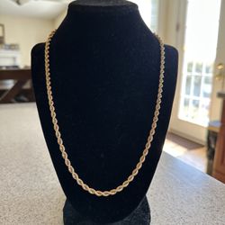 14kt Yellow solid gold chain 22in
