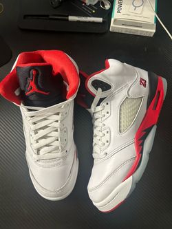 Jordan 5 Fire Red Black Tongue Size 6.5y