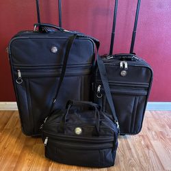 3 Piece Luggage Set In Great Condition Three Pieces