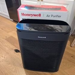 Large Honeywell Air Purifier 