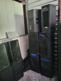 Qsc Hpr112 Powered Speakers With Covers & Cables 