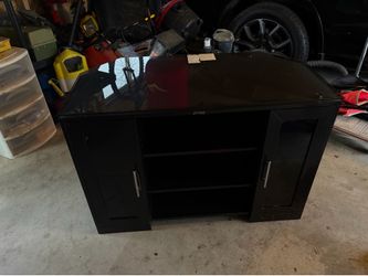 Tv  Stand  65$ used / great good condition