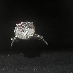 4.35 Ct LG Diamond Ring 