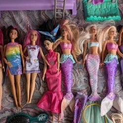 BARBIES AND BARBIE ACCESSORIES  * FREE BARBIE HOUSE*