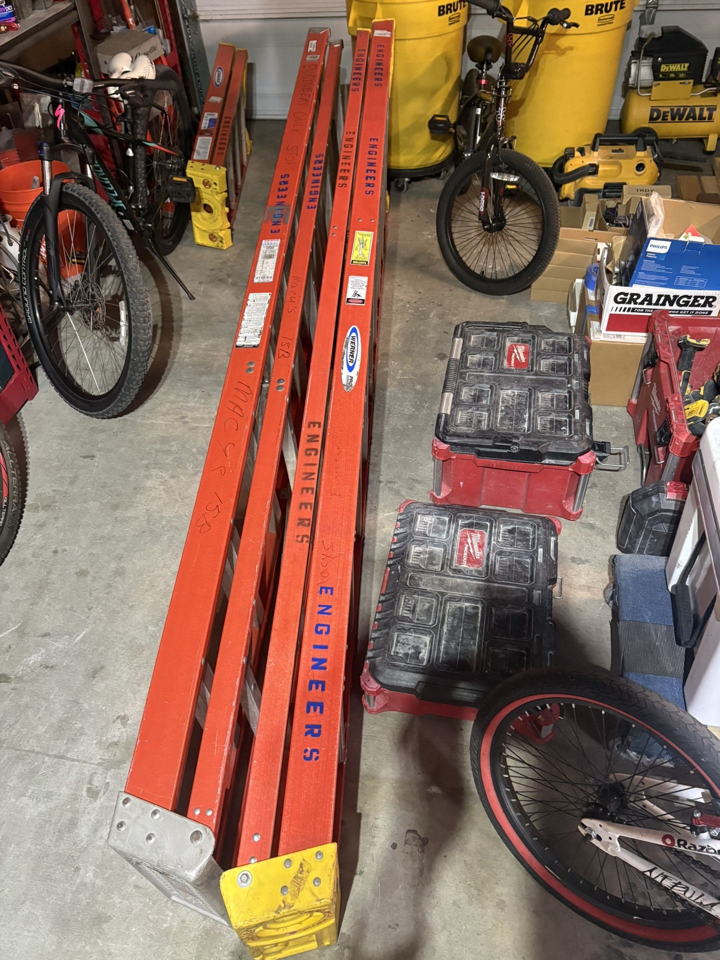 10’ Ladders
