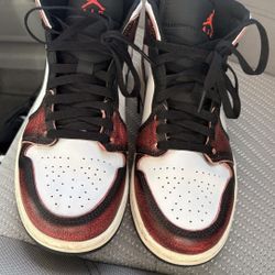 Jordan 1 Mids SE 'Wear-Away'