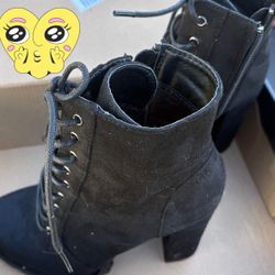 Women’s Boots Size 6 Used Twice 