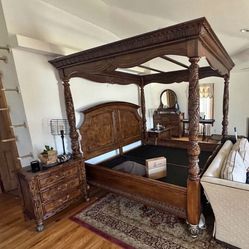 King size Bedroom set ( deliver available )