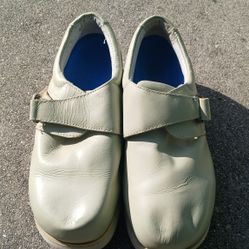 Women's Dr. Comfort MAGGY Shoes Beige Size ??
