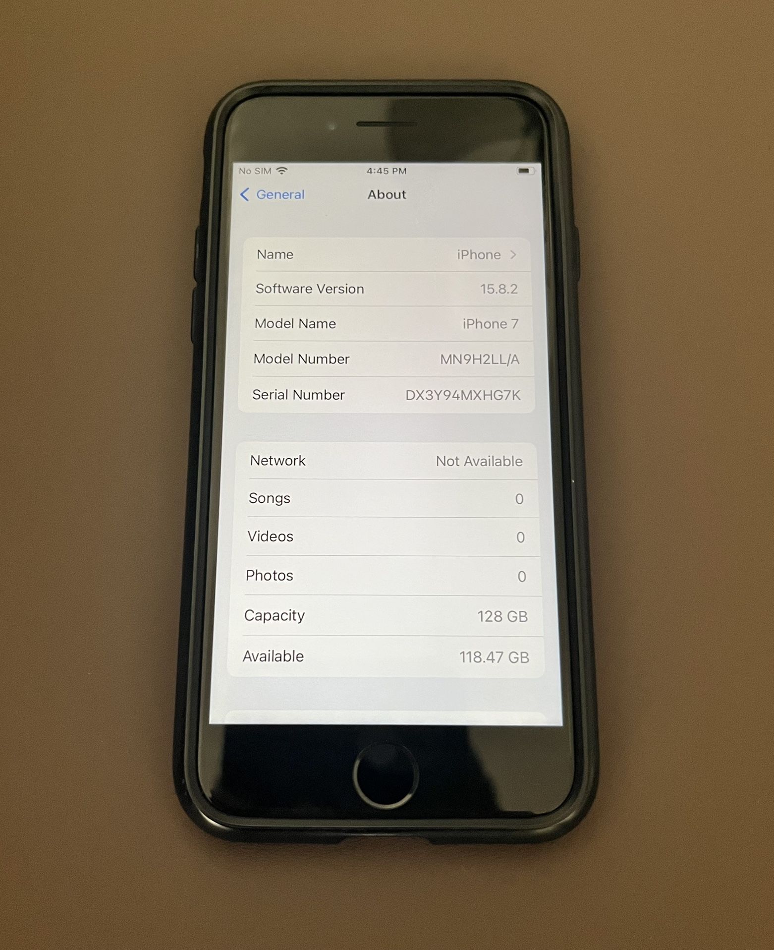 Apple iPhone 7 - 128GB - Unlocked (No SIM) + Case - Used 