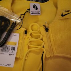 Nike Off White Vest With Detatchable Bag