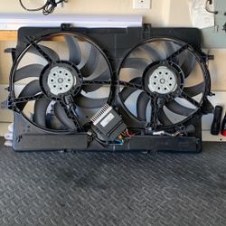 Audi B8 2.0 A4 A5 Cooling Fan Assembly 