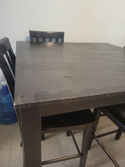 Table 4 chairs