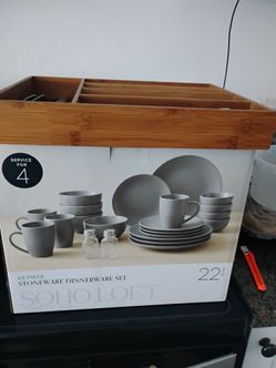 22 piece dish set