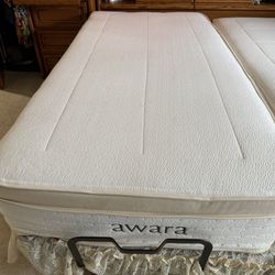 Like New Awara Premier Luxury Hybrid Twin XL Mattress