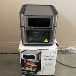 NEW***Sur La Table 13 Qt. 7-in-1 Air Fryer: Versatile Cooking with 360° AirFlow, 10 Preset Functions & 9-Piece Accessory Set Pepper Black