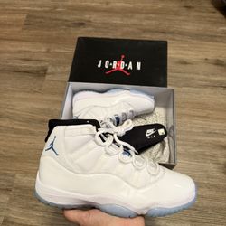 Jordan 11 Legend Blue (2024)