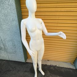 Female Mannequin