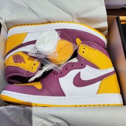 Air JORDAN  1 'Light BORDEAUX' SIZE 9.5 M