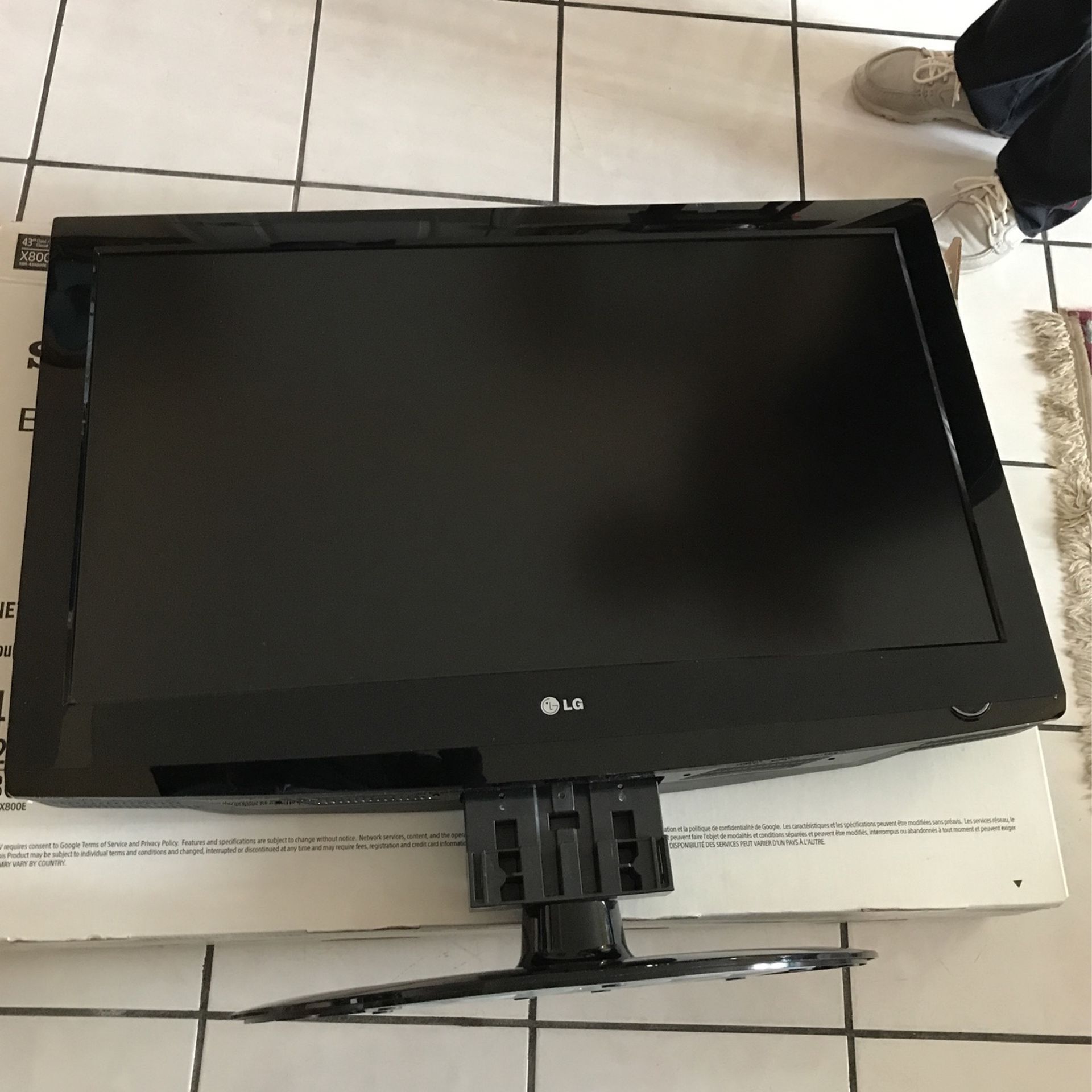 LG 36inch. TV with remote