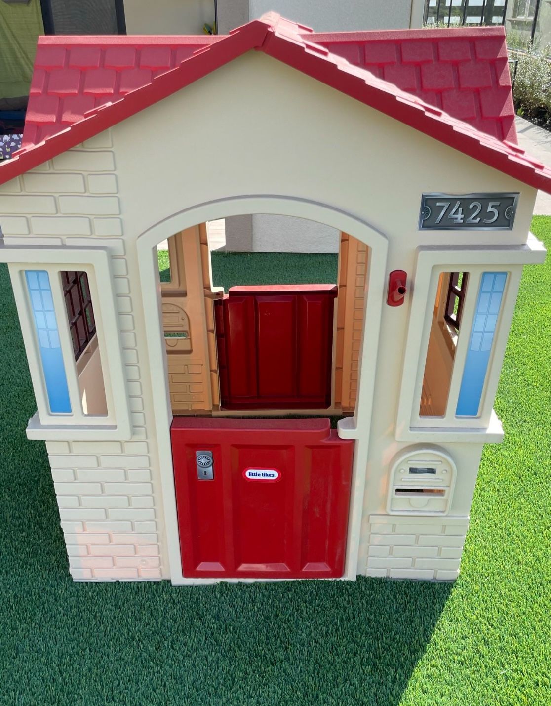 Little Tikes Cottage Playhouse for Kids 