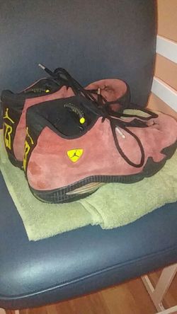 Jordan ferraris size 10 in not so terrible condition but also not new used dem about 17 times