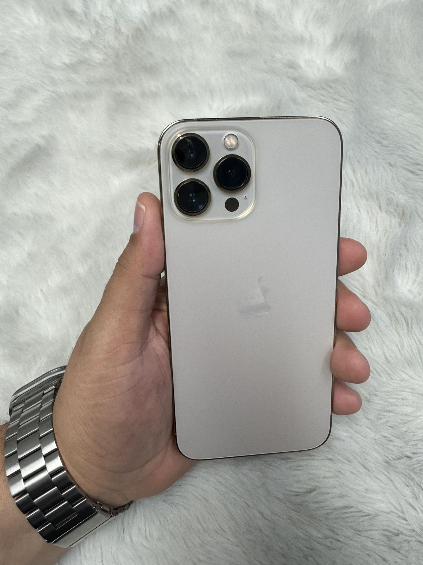 Apple iPhone 13 Pro Max 128GB Unlocked $525