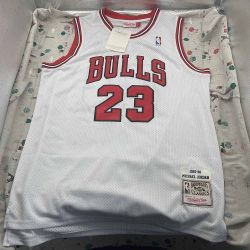 Chicago Bulls Michael Jordan #23 Jersey White
