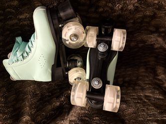 Mint Green Roller skates Size 6