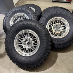 17” Kmc Wheels rims For Jeep Wrangler Gladiator 35x1250x17