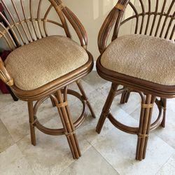 $5 For 2 Bar Height Stools.  Excellent Condition. 