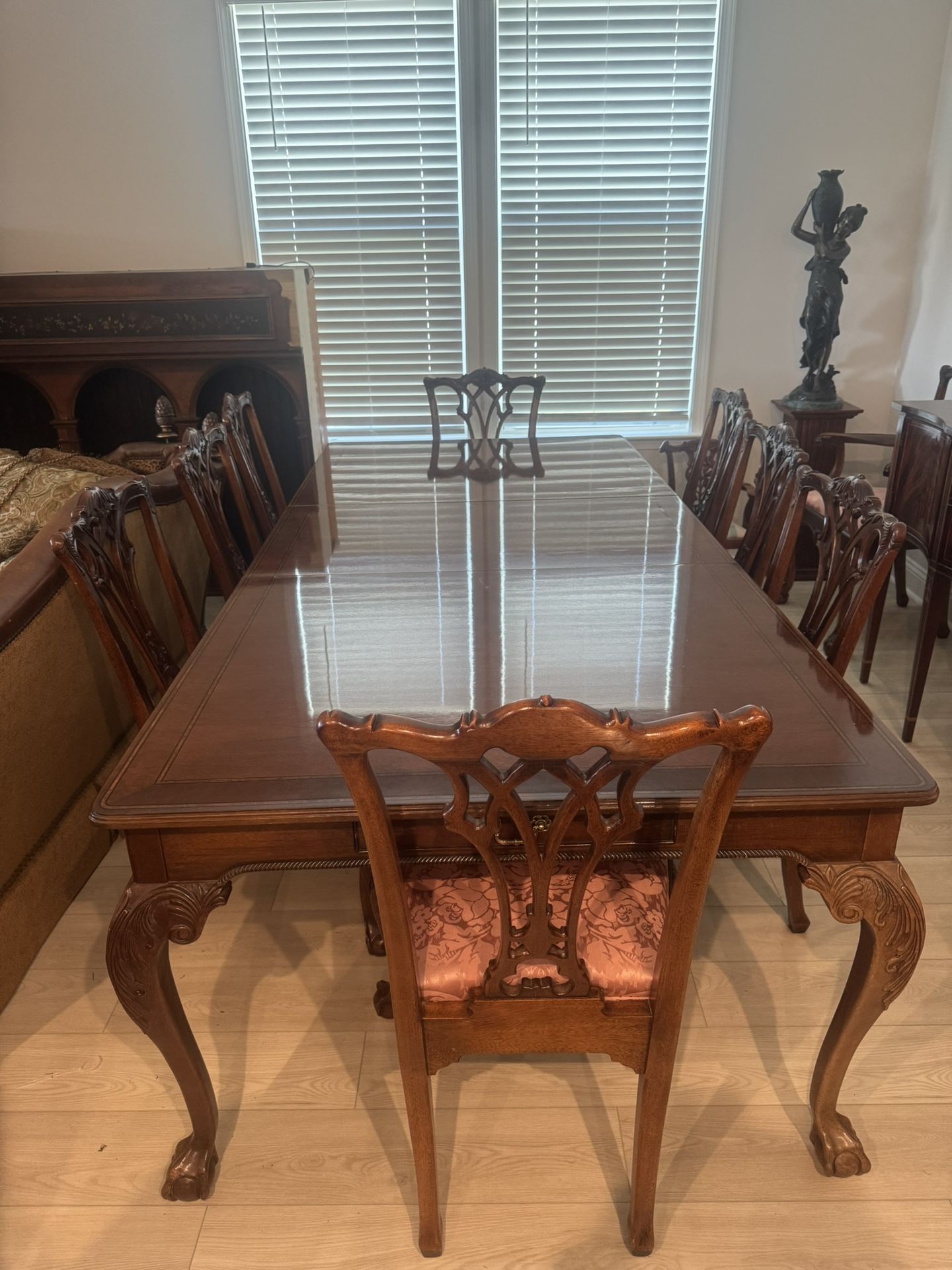 Beautiful Mahogany Table And Sideboard With Chairs