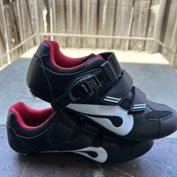 Peloton cycling shoe size 38=7us