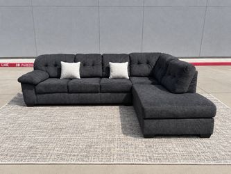 Sectional couch (Delivery Available)
