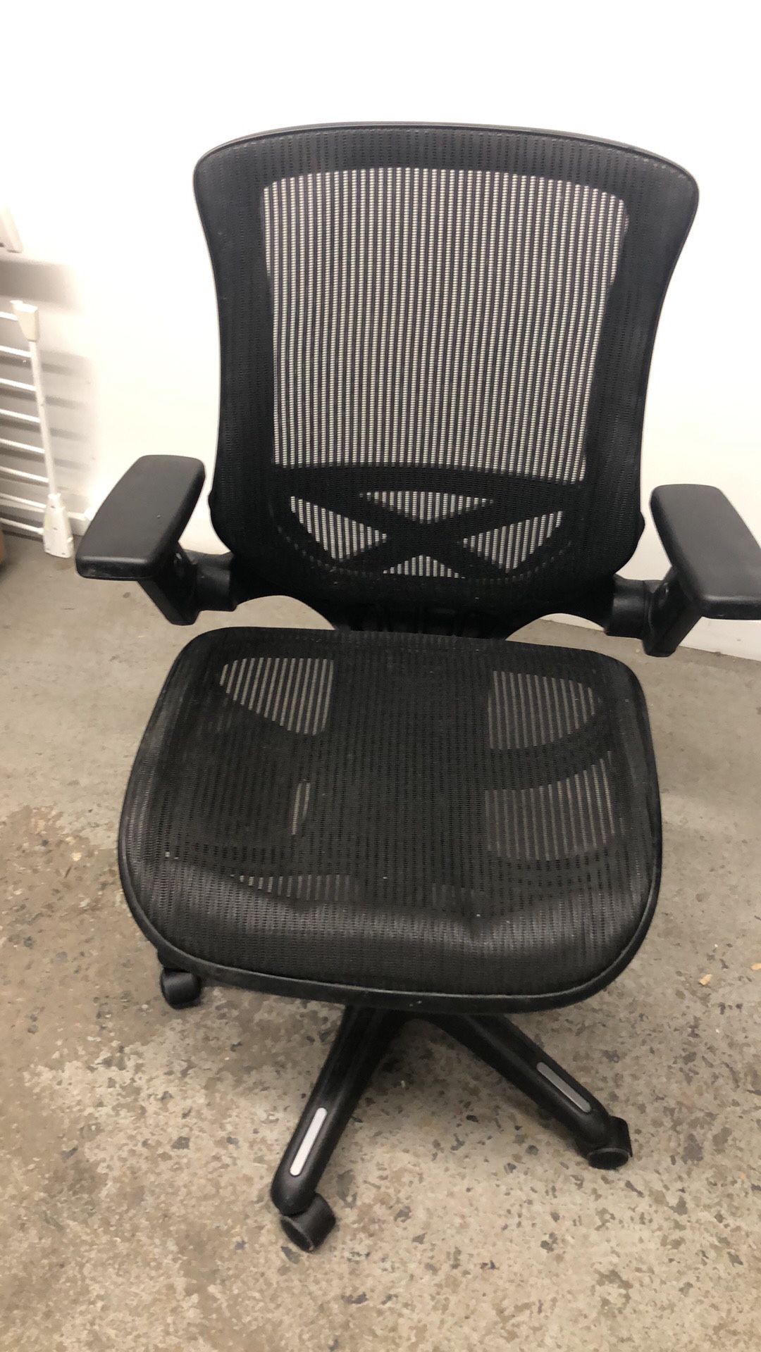 Good condition very strong moving arms office chair