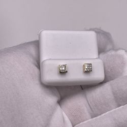 14K Yellow Gold 0.30CTW Diamond Earrings